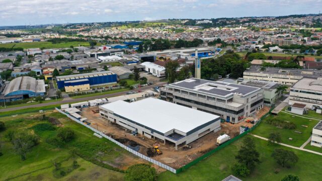 A nova fábrica de mosquitos com Wolbachia em Curitiba promete intensificar o combate à dengue e outras arboviroses no Paraná.