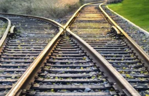 Ferrogrão: CNDH alerta para riscos e recomenda consulta às comunidades CNDH pede suspensão do projeto Ferrogrão e consultas a comunidades afetadas para evitar impactos socioambientais e violações de direitos.