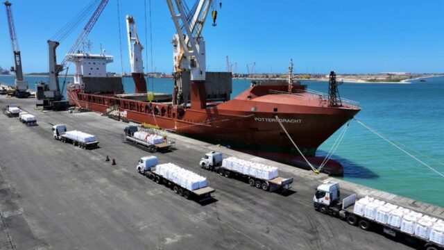 A primeira exportação de café em big bags do Porto do Açu ocorreu com sucesso, mostrando o potencial do agronegócio brasileiro.