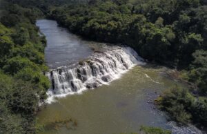 Estudo alerta para degradação na Bacia Hidrográfica Paraná III Estudo revela perdas na Bacia Paraná III. Sustentabilidade e economia do Paraná em risco.