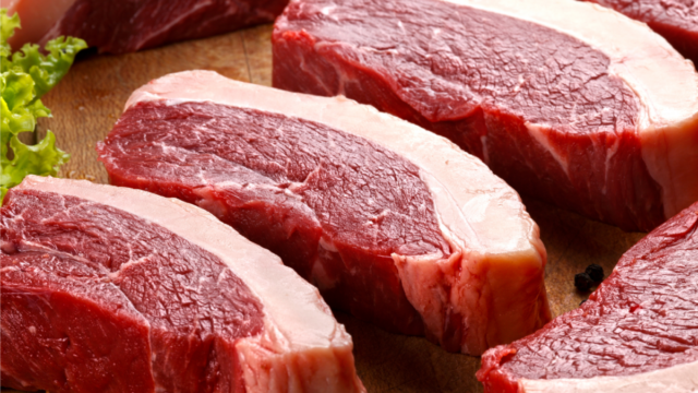 carne-bovina-de-luxo-em-foco-no-mundo Saiba como o preço do boi em alta está influenciando frigoríficos, pecuaristas e consumidores, com impacto no mercado financeiro e exportações.