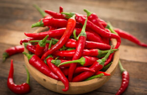 Pimentas nucleares: produtor do Paraná cultiva espécie considerada a ‘mais ardida do mundo’