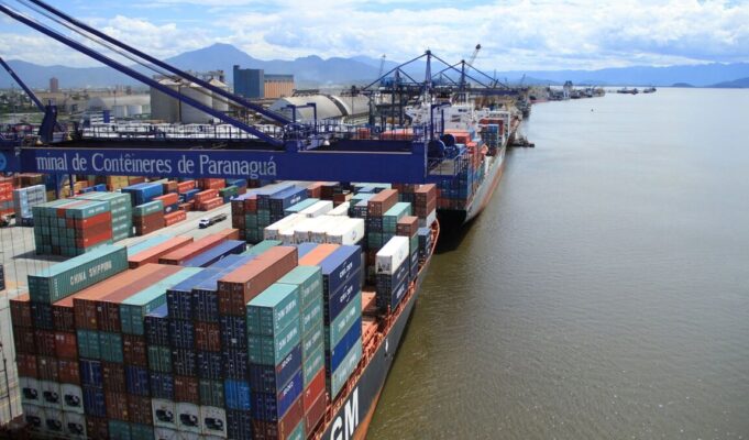 Porto de Paranaguá lidera exportações de proteína animal